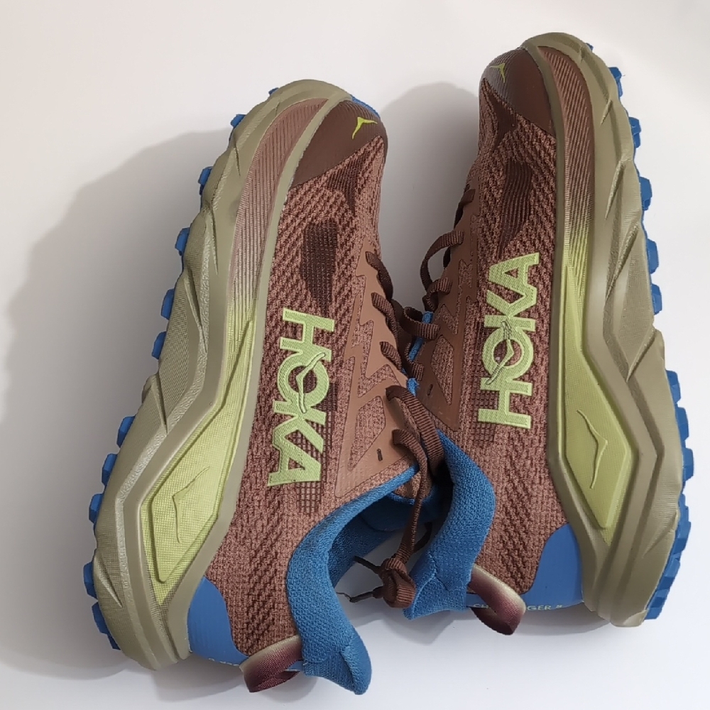 Hoka Challenger 8 Brown Olive Trail Sneakers with Blue Trim